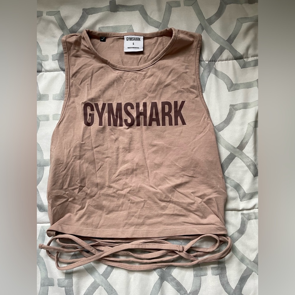 GYM SHARK CROPPED TIE TANK TOP